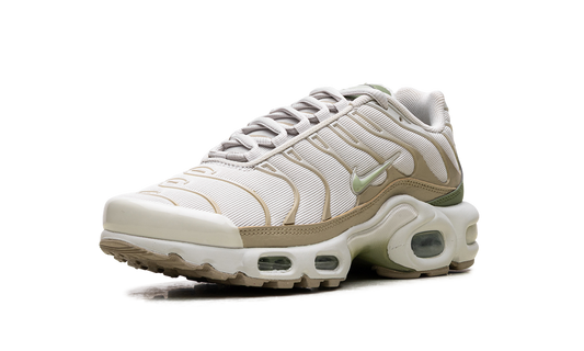 Air Max Plus WMNS "Light Bone / Honeydew / Alligator" DX8954 001